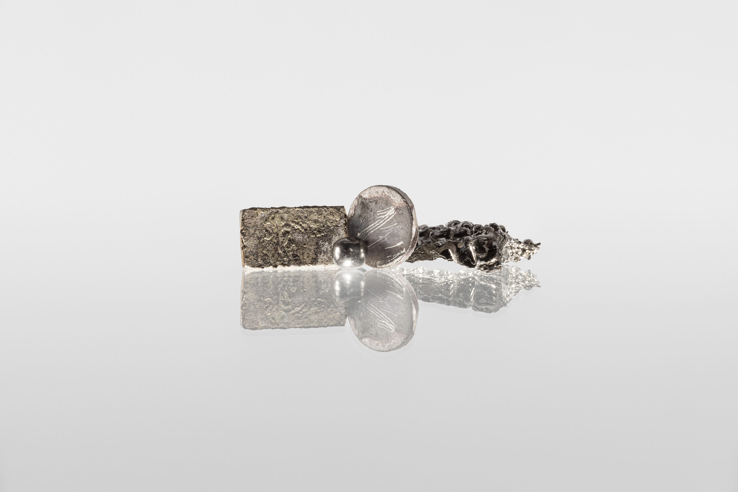 Skup platyny w branży motoryzacyjnej – dlaczego ten metal szlachetny zyskuje na wartości?